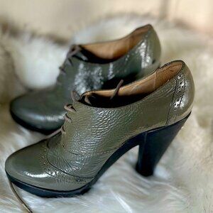 Michael Kors Olive Lace-Up Oxford Heels